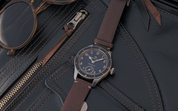 TIMING THE SKIES FROM POCKET TO WRIST